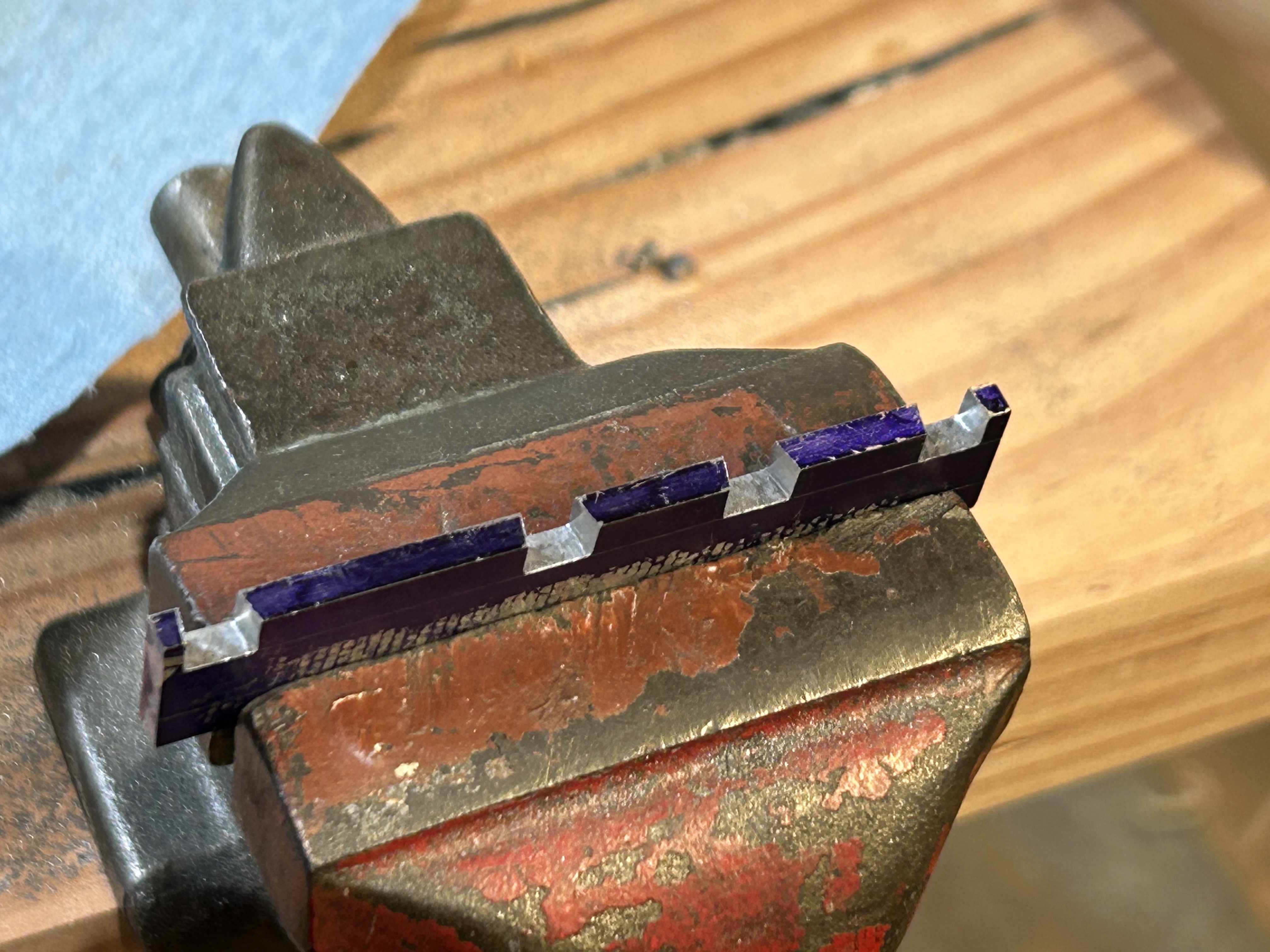 First dovetail sockets in steel